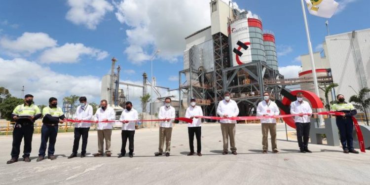 INAUGURA EL GOBERNADOR MAURICIO VILA DOSAL EN UMÁN LA NUEVA PLANTA DE MOLIENDA DE HOLCIM MÉXICO
