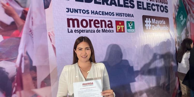 FIRMA ANAHÍ GONZÁLEZ CARTA COMPROMISO PARA GARANTIZAR LEGISLAR A FAVOR DEL PUEBLO