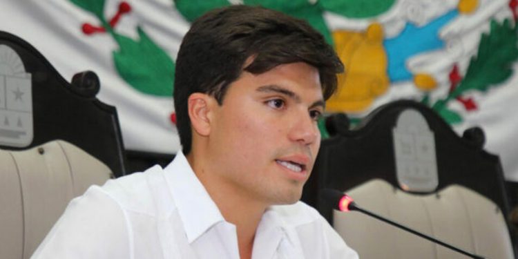 NO HA HECHO NADA BUENO Y GUSTAVO MIRANDA QUIERE 12 AÑOS MÁS EN EL CONGRESO