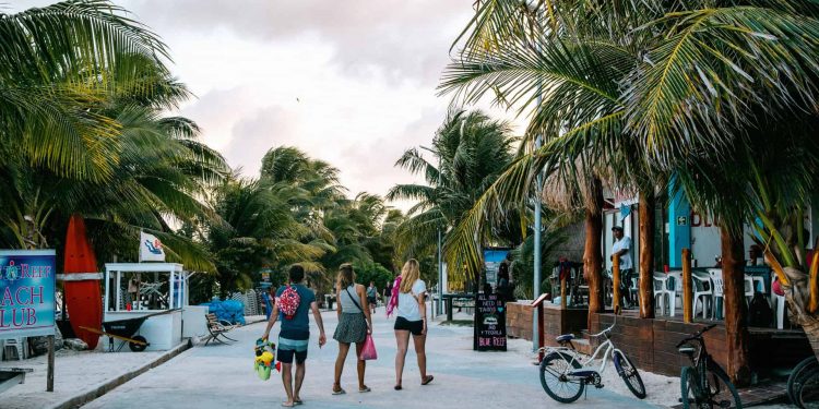 REPUNTA EL TURISMO NACIONAL EN MAHAHUAL