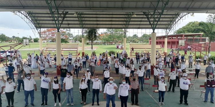 EMIR BELLOS CIERRA OFICIALMENTE CAMPAÑA EN LÁZARO CÁRDENAS