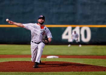 ELECTRIZANTE CHOQUE ENTRE GUERREROS Y TIGRES EN EL CARIBE
