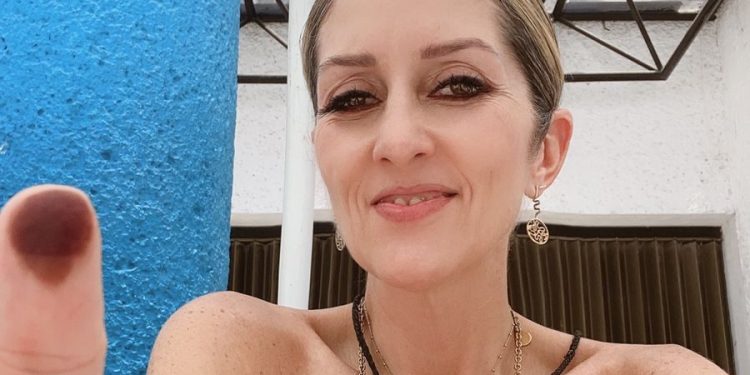 ARACELI SANDOVAL, DE LA AMEXME; ANTE LA FALTA DE FUNCIONARIOS DE CASILLA SE SUMA A APOYAR