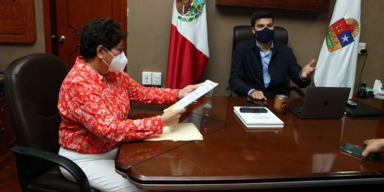 SEFIPLAN ENTREGA LISTA DE OBRAS A COMISIÓN DE HACIENDA