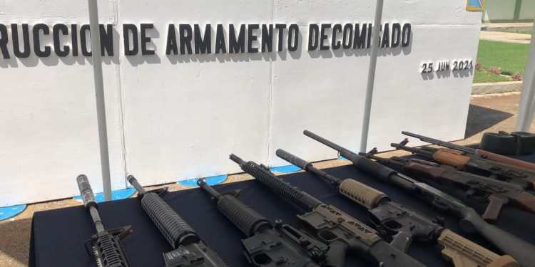 34 ZONA MILITAR DESTRUYE 93 ARMAS, 108 CARGADORES Y 3 MIL 400 CARTUCHOS