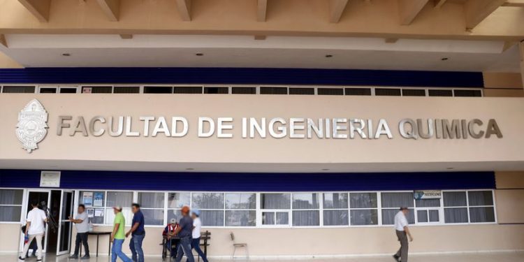 ALISTAN FERIA DEL EMPLEO PARA QUE EGRESADOS DE LA UADY OBTENGAN PRIMER TRABAJO