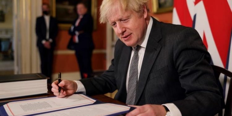 EL BREXIT ES UNA OPORTUNIDAD PARA CREAR EMPLEO Y UNIR AL PAÍS, DICE BORIS JOHNSON