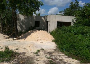 HALLAN A PERSONA SIN VIDA EN ÁREA VERDE DE CANCÚN