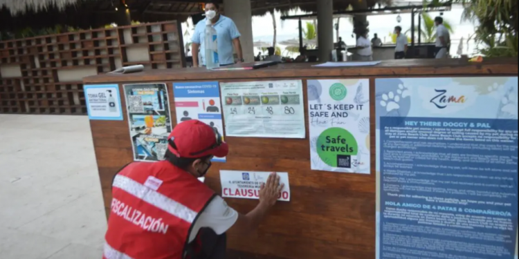 CIERRAN COMERCIOS EN ISLA MUJERES POR NO RESPETAR LOS HORARIOS PERMITIDOS Y REALIZAR FIESTAS CLANDESTINAS