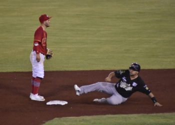 PIRATAS LE EMPAREJA LA SERIE A LOS BENGALÍES