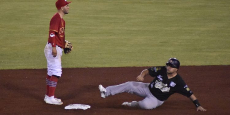 PIRATAS LE EMPAREJA LA SERIE A LOS BENGALÍES