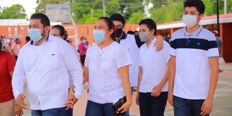 EMIR BELLOS EMITIÓ SU SUFRAGIO EN LA SECCIÓN 286