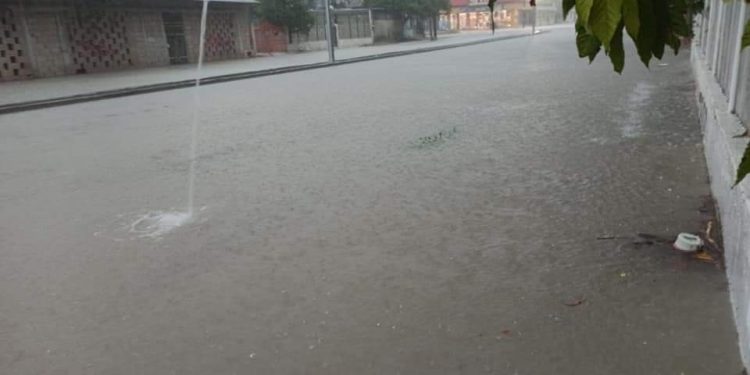 LLUVIAS COLAPSARON DRENAJE PLUVIAL DE CHETUMAL