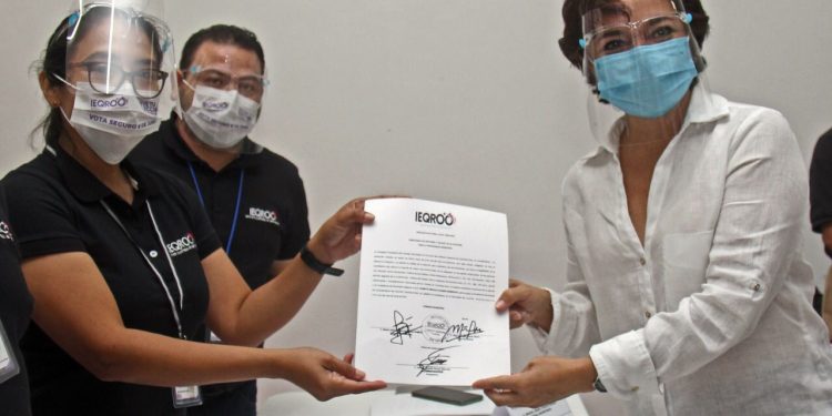 JUANITA ALONSO RECIBE CONSTANCIA DE MAYORÍA Y HACE UN LLAMADO A LA UNIDAD