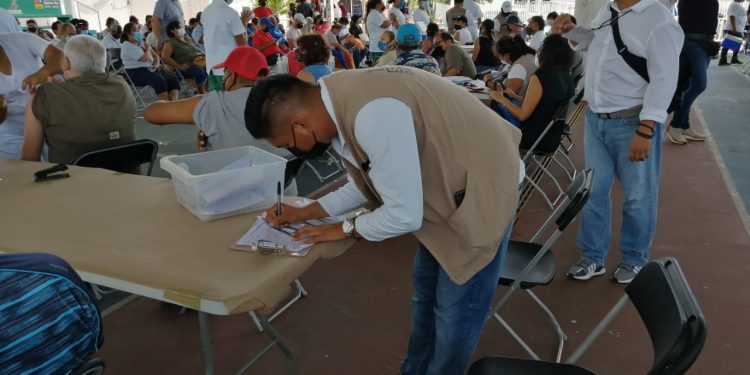 INICIA EN QUINTANA ROO VACUNACIÓN CONTRA COVID-19 AL SECTOR TURÍSTICO