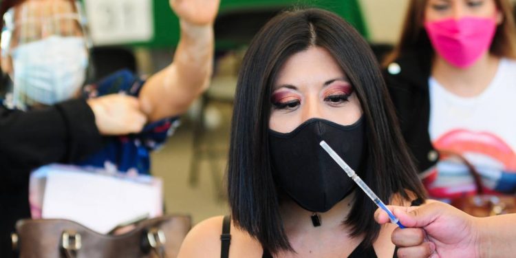 ESTAS SON LAS FECHAS PARA VACUNAR A PERSONAS DE 40 A 49 AÑOS Y EMBARAZADAS EN TABASCO