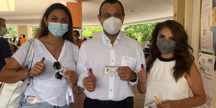 LE DA ALEGRÍA A ELOY PENICHE VER A TANTA GENTE VOTANDO