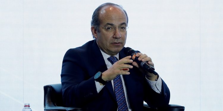 FELIPE CALDERÓN DA POSITIVO A COVID-19