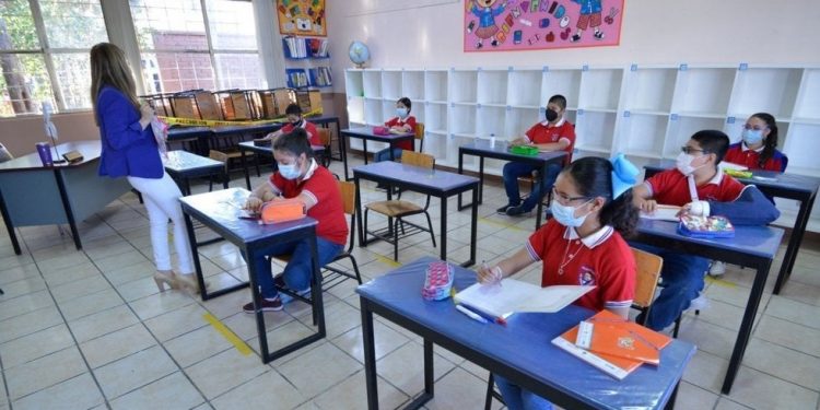 UN MES MÁS DE CLASES Y SIN CEREMONIAS, ASÍ SERÍA EL CICLO 2021-2022