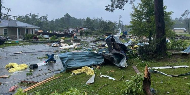 MUEREN AL MENOS 12 PERSONAS EN EU POR LA TORMENTA TROPICAL «CLAUDETTE»