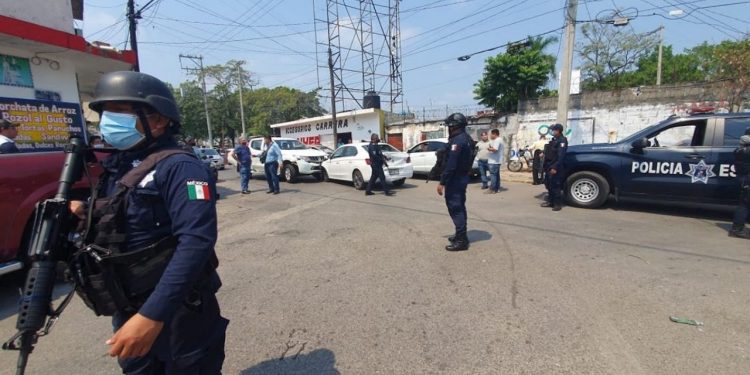 PERSECUCIÓN DEJÓ DOS POLICÍAS HERIDOS Y UN DETENIDO EN VILLAHERMOSA