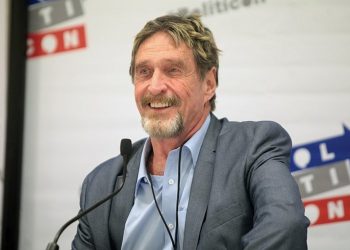 JOHN MCAFEE EL CREADOR DEL ANTIVIRUS SE SUICIDA EXTRAÑAMENTE EN PRISIÓN