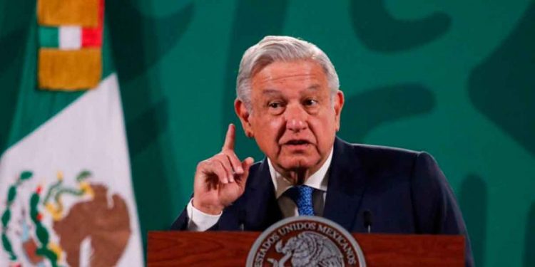 AMLO DICE QUE SU GOBIERNO BUSCA CONSTRUIR UNA «NUEVA CLASE MEDIA MÁS HUMANA»