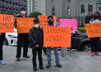 PAPÁS DE NIÑOS CON CÁNCER CONVOCAN A «MACROBLOQUEO» EN EL AICM