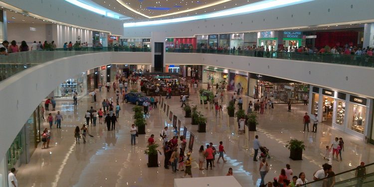 RESTRINGEN HORARIOS Y AFOROS DE SUPERMERCADOS, PLAZAS Y RESTAURANTES POR SEMÁFORO NARANJA