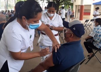 PESE QUE AVANZA VACUNACIÓN ANTICOVID, SALUD EXHORTA A JÓVENES A PROTEGERSE