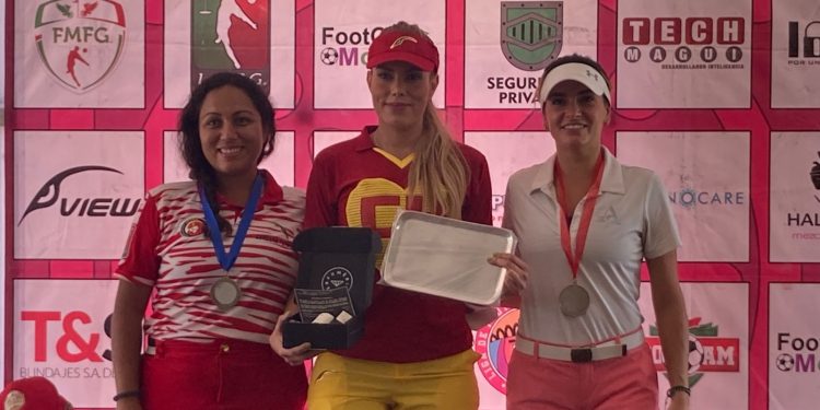 CONSIGUE CANCUNENSE HISTÓRICO PODIO EN TORNEO NACIONAL DE FOOTGOLF
