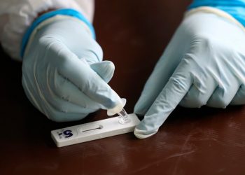 ¿QUÉ ES LA INFECCIÓN POSVACUNA COVID Y POR QUÉ HAY CASOS?