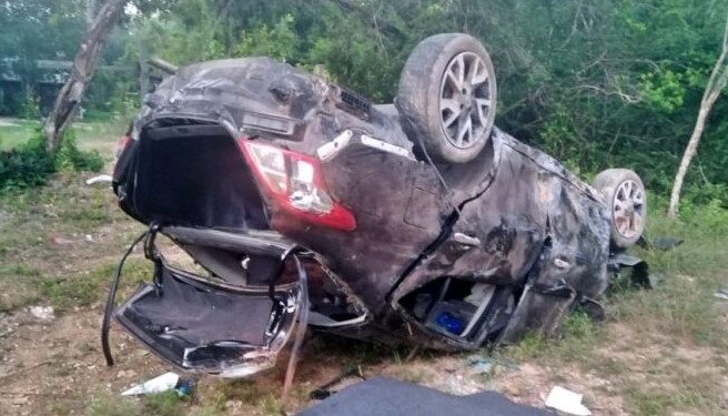 VUELCA AUTO EN LA CARRETERA CHIQUILÁ-SOLFERINO