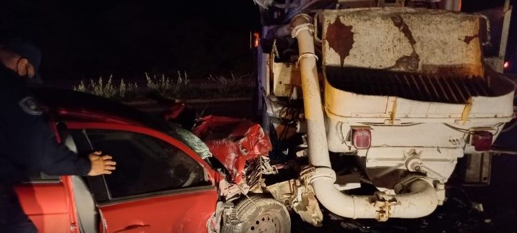 ACCIDENTE EN LA CARRETERA TULUM – PLAYA DEL CARMEN DEJA SALDO DE DOS PERSONAS MUERTAS Y UNA LESIONADA.