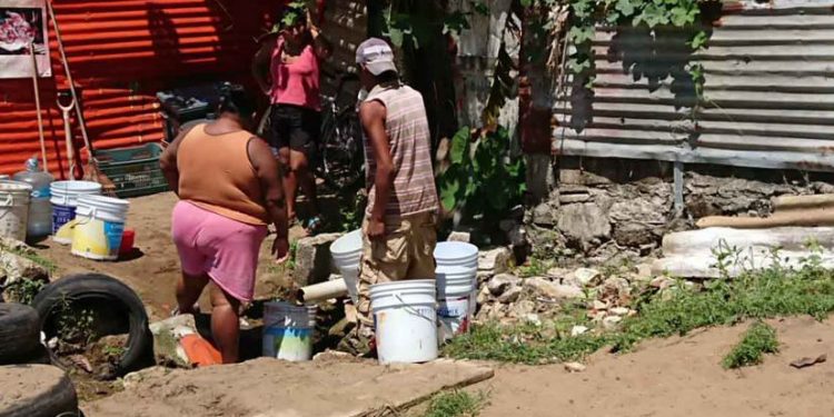 COMUNIDADES ENFRENTAN ESCASEZ DE AGUA POTABLE DESDE HACE DOS MESES