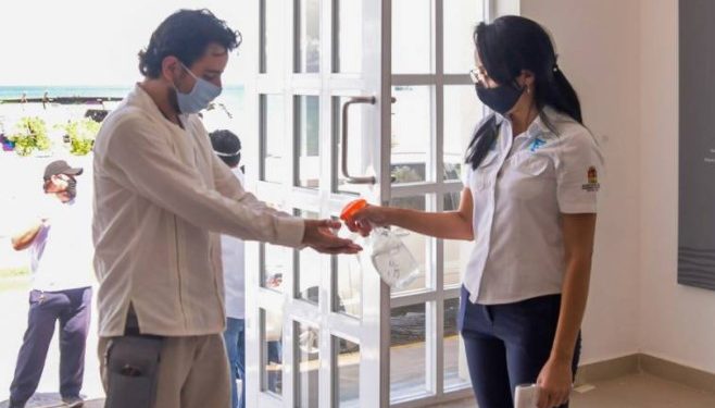 VAN MÁS DE 860 SUSPENSIONES Y 9 MIL VERIFICACIONES DE COFEPRIS EN QR DURANTE 2021