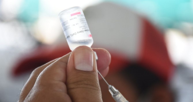 VACUNAS CONTRA LA COVID-19 AYUDAN A ENFRENTAR OLA DE CONTAGIOS EN QUINTANA ROO, AFIRMA SESA