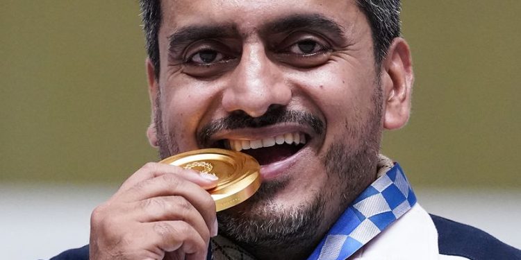 IRANÍ GANA MEDALLA DE ORO EN TIRO CON PISTOLA, RESULTA SER TERRORISTA