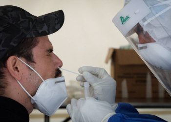 SUSPENDEN 16 LABORATORIOS EN CANCÚN, POR APLICAR PRUEBAS COVID SIN PERMISOS