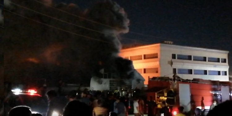 INCENDIO EN ÁREA COVID DE HOSPITAL DE IRAQ DEJA AL MENOS 35 MUERTOS