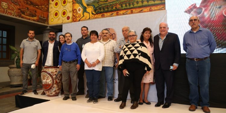 BUSCA PIEL DE BARRO DIGNIFICAR LABOR DE ARTESANOS MEXICANOS