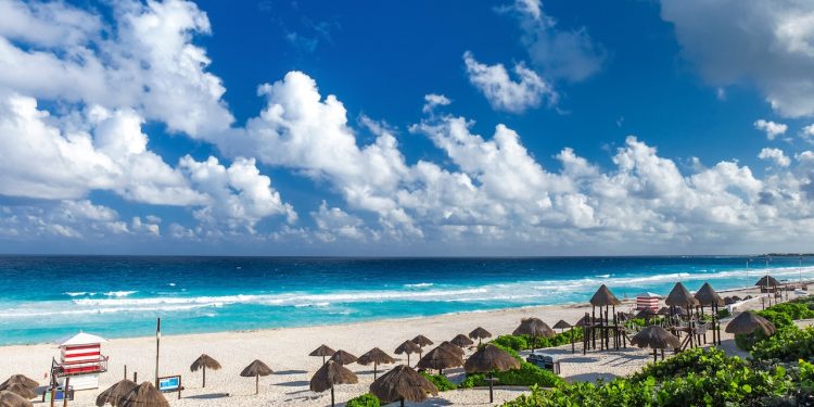 REALIZAN OPERATIVO DE SEGURIDAD EN PLAYA DELFINES