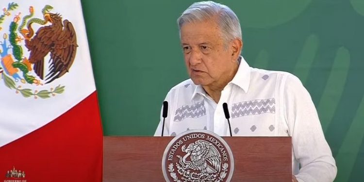 LÓPEZ OBRADOR SUSPENDE GIRAS PÚBLICAS HASTA QUE PASE CONSULTA POPULAR