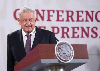 VACUNAS PARA MENORES SOLO SI SE COMPRUEBA QUE ES NECESARIO, ASEGURA AMLO