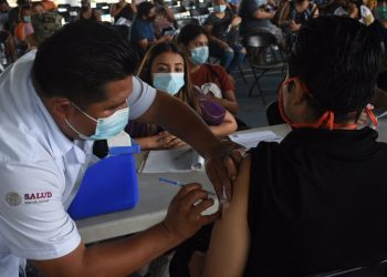 AVANZA JORNADA DE VACUNACIÓN CONTRA COVID-19 EN TULUM