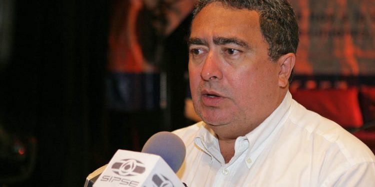 REGIDORAS ROMPEN CON GABRIEL MENDICUTI