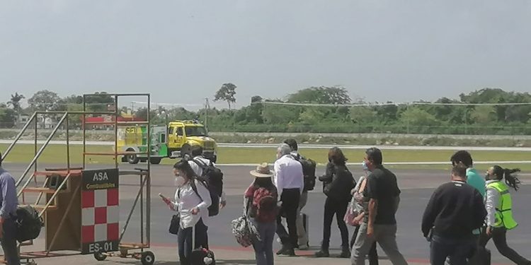 LLEGA AMLO POR MINUTOS A CHETUMAL