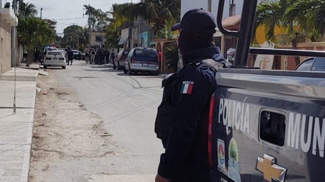 CONFIRMA FGE ASEGURAMIENTO DE ARMAMENTO Y EQUIPO TÁCTICO EN CATEO A INMUEBLE EN BONFIL