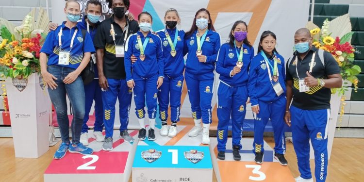 EN EL PODIO DE GANADORES FINALIZÓ LA PARTICIPACIÓN DEL EQUIPO DE LUCHAS DE QUINTANA ROO