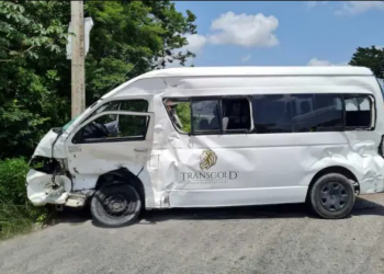 ACCIDENTE EN LIBRAMIENTO MÉRIDA-CANCÚN-HUAYACÁN DEJA TRES LESIONADOS